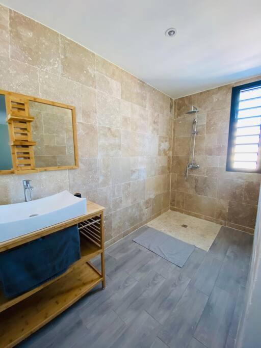 Villa Bois De Couleur Piscine Et Toit Terrasse Saint Pierre Ngoại thất bức ảnh